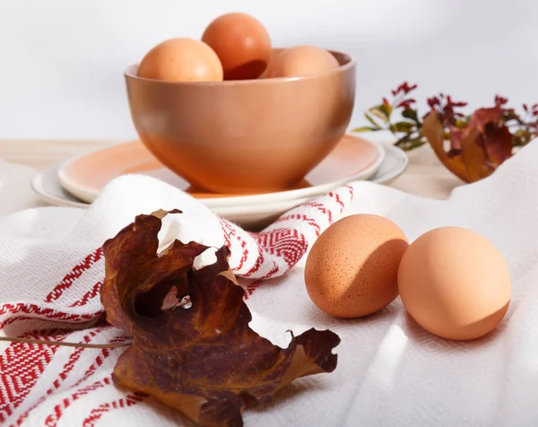 Plattor med ägg — Stockfoto