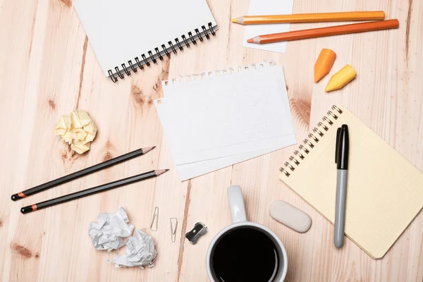 Équipement de bureau avec café — Photo