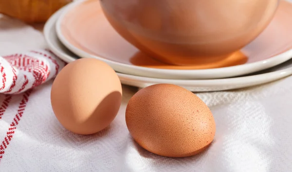 Lemezek, tojással — Stock Fotó