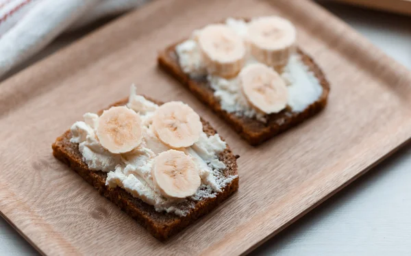 Sanduíche com banana — Fotografia de Stock