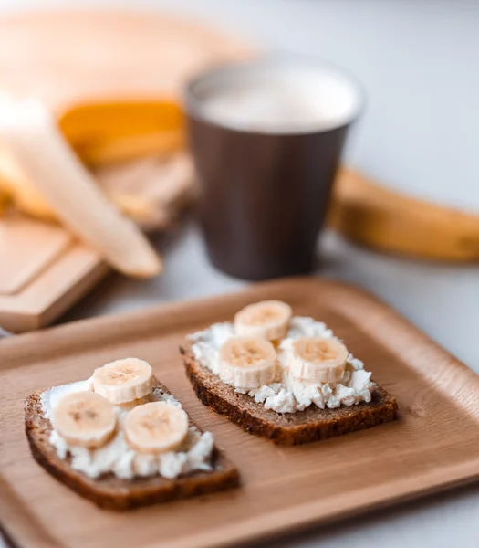 Kanapka z bananem — Zdjęcie stockowe