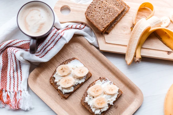 Kanapka z bananem — Zdjęcie stockowe