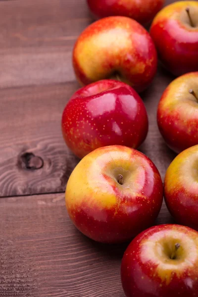 Rote reife Äpfel — Stockfoto