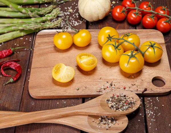 Produtos hortícolas e especiarias — Fotografia de Stock