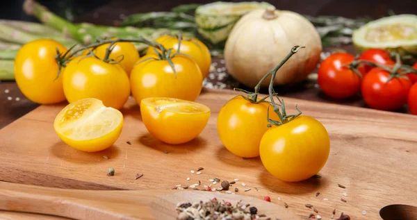 Produtos hortícolas e especiarias — Fotografia de Stock