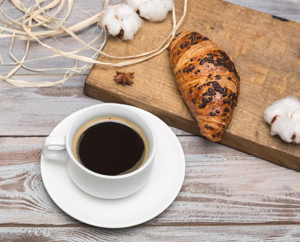 Kahvin aamiainen — kuvapankkivalokuva