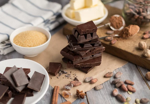 Ingredientes para o bolo de cacau — Fotografia de Stock