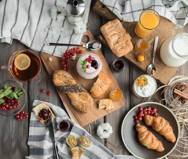 Fresh red breakfast — Stock Photo, Image