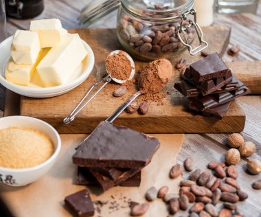 Çikolatalı kek için malzemeler