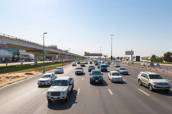 Autopista moderna en Dubai — Foto de Stock