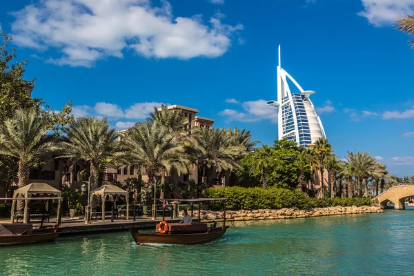 Burj Al arab hotel en Madinat Jumeirah — Stockfoto