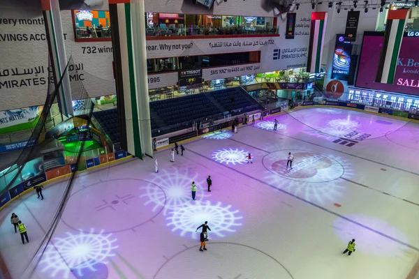 Ice rink at The Dubai Mall — Stock Photo, Image