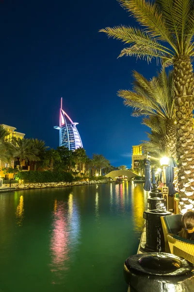 Burj Al arab hotel och Madinat Jumeirah — Stockfoto