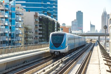 dubai metro demiryolu