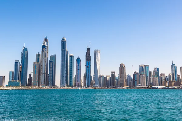 Dubai marina en el día de verano — Foto de Stock