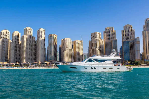 Dubai marina v letní den — Stock fotografie