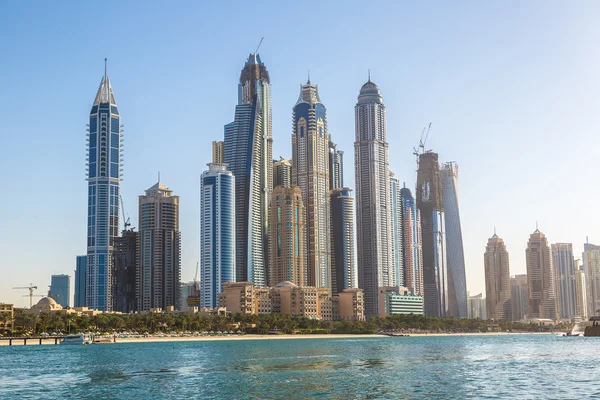 Dubai marina en el día de verano — Foto de Stock