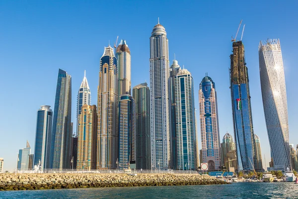 Dubai marina en el día de verano — Foto de Stock