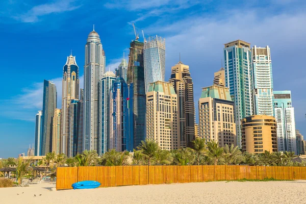 Edifícios altos de Dubai Marina — Fotografia de Stock