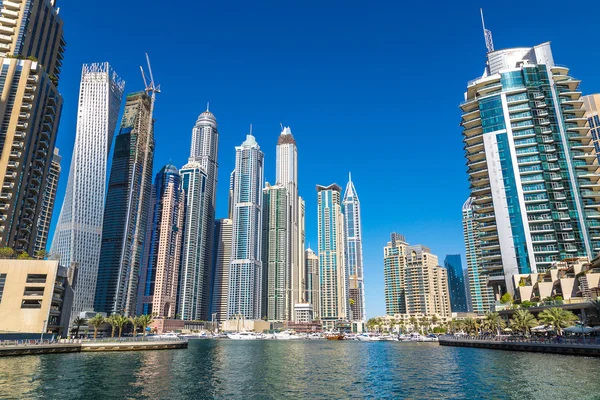 Dubai Marina em um dia de verão — Fotografia de Stock