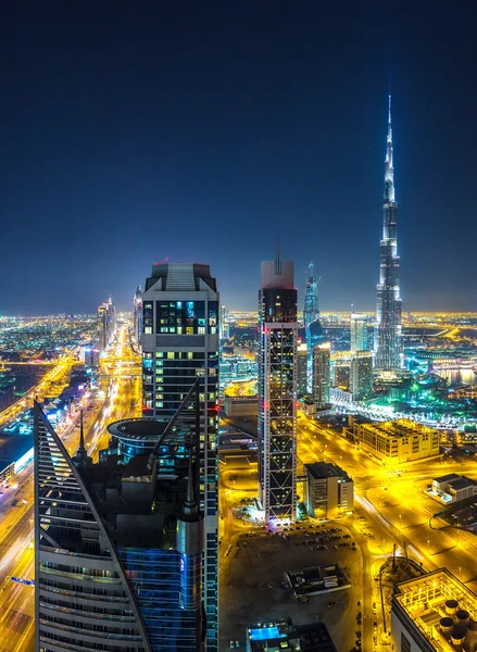 Panorama de Dubai à noite — Fotografia de Stock