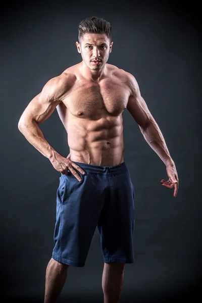 Muscular young man — Stock Photo, Image