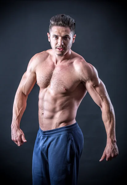 Muscular young man — Stock Photo, Image