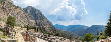 Delphi Apollon Tapınağı