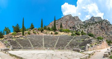 Delphi antik tiyatro