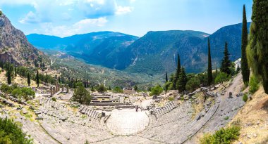 Delphi antik tiyatro
