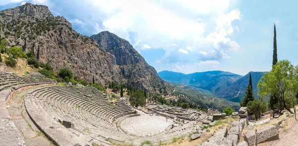 Delphi antik tiyatro