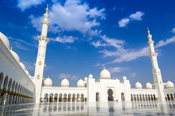 シェイク ・ ザーイド ・白いモスク — ストック写真