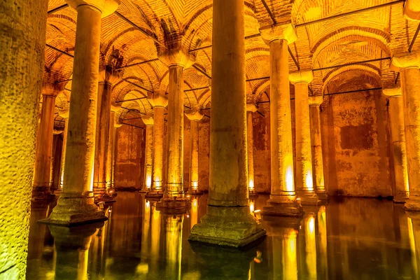 Basilica cistern interiör — Stockfoto