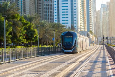 Dubai'de yeni modern tramvay