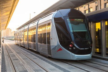 Dubai'de yeni modern tramvay