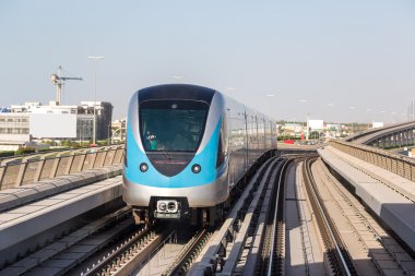 dubai metro demiryolu