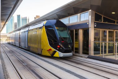 Dubai'de yeni modern tramvay