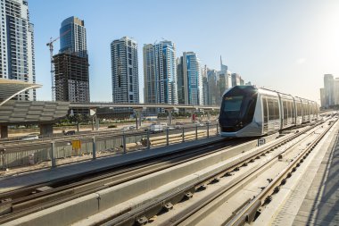 Dubai'de yeni modern tramvay