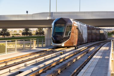 Dubai'de yeni modern tramvay