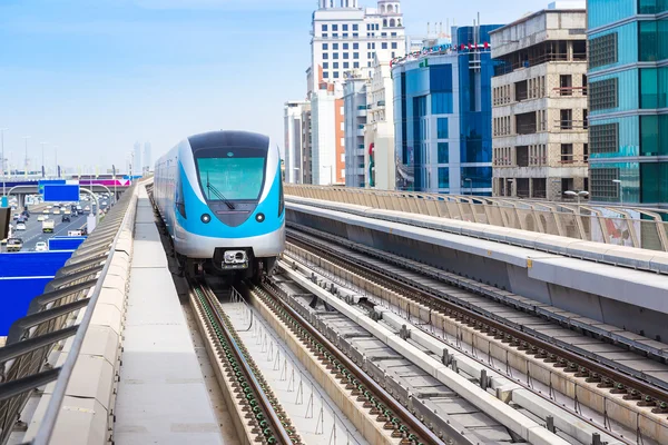 dubai metro demiryolu