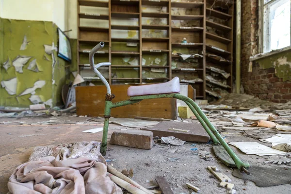 在切尔诺贝利废弃的幼儿园 — 图库照片