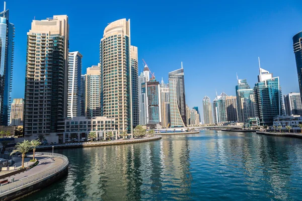 Dubai Marina w letnie dni — Zdjęcie stockowe