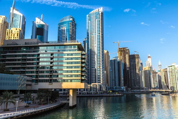 Dubai Marina an einem Sommertag — Stockfoto