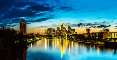 Gün batımında Frankfurt am Main