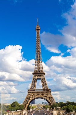 Paris 'teki Eyfel Kulesi