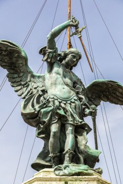Saint Michael Roma heykeli