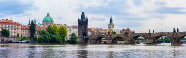 Prag 'daki Charles Köprüsü 
