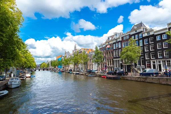 Amsterdam canais e barcos, Holanda — Fotografia de Stock