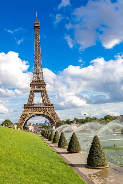 Torre Eiffel en París — Foto de Stock