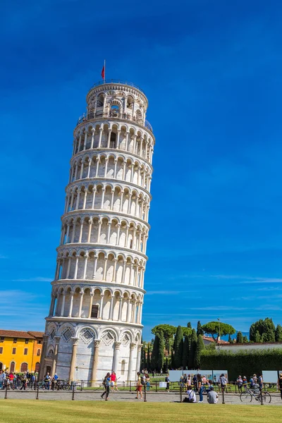 Torre inclinada em Pisa — Fotografia de Stock